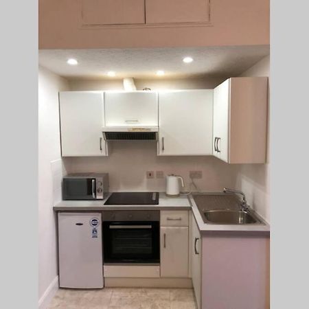 Glenfinnan - Two Bedroom Apartment ダンファームリン エクステリア 写真