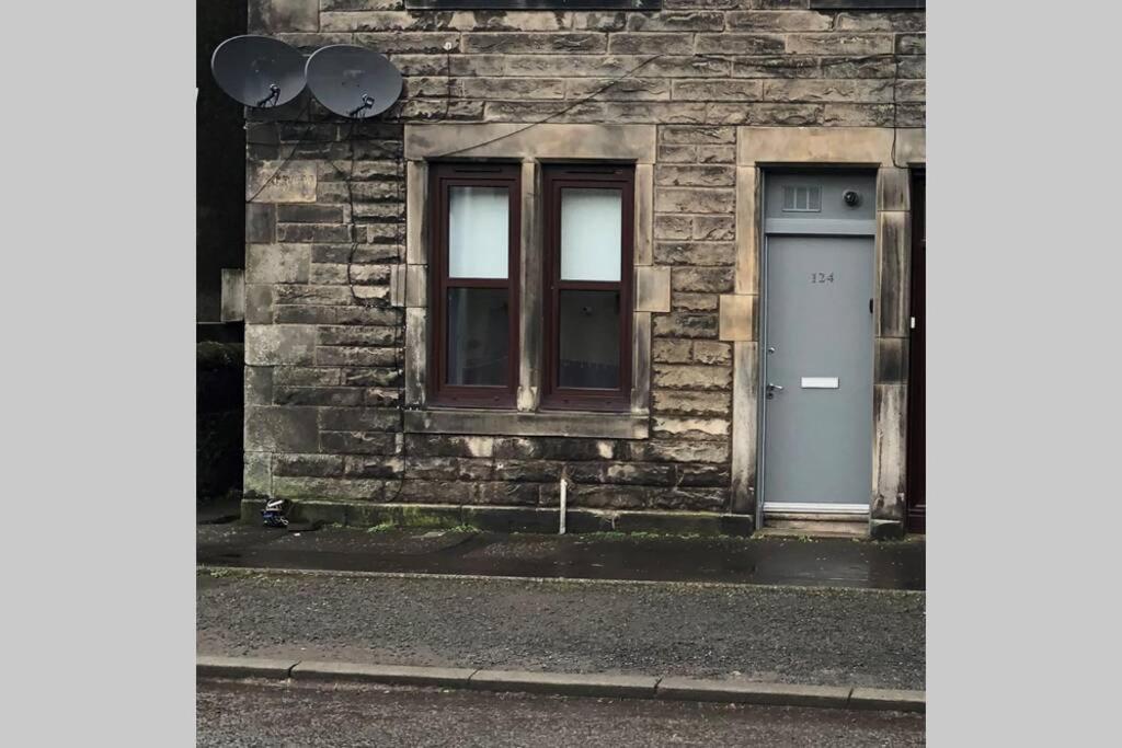 Glenfinnan - Two Bedroom Apartment ダンファームリン エクステリア 写真